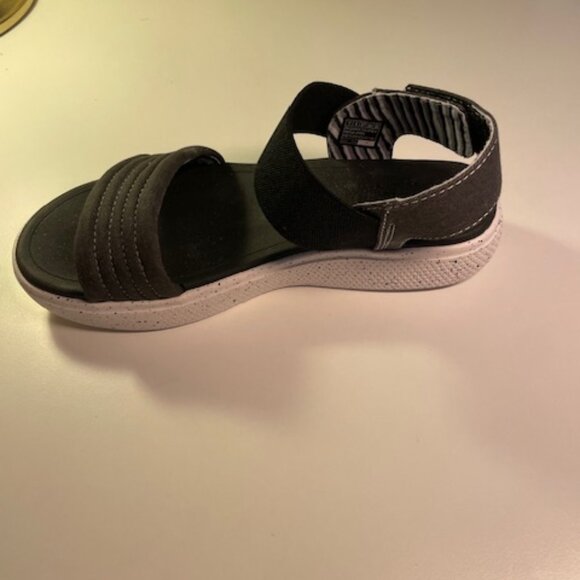 Bobs Skechers black size 7 plush sandals - Picture 2 of 3